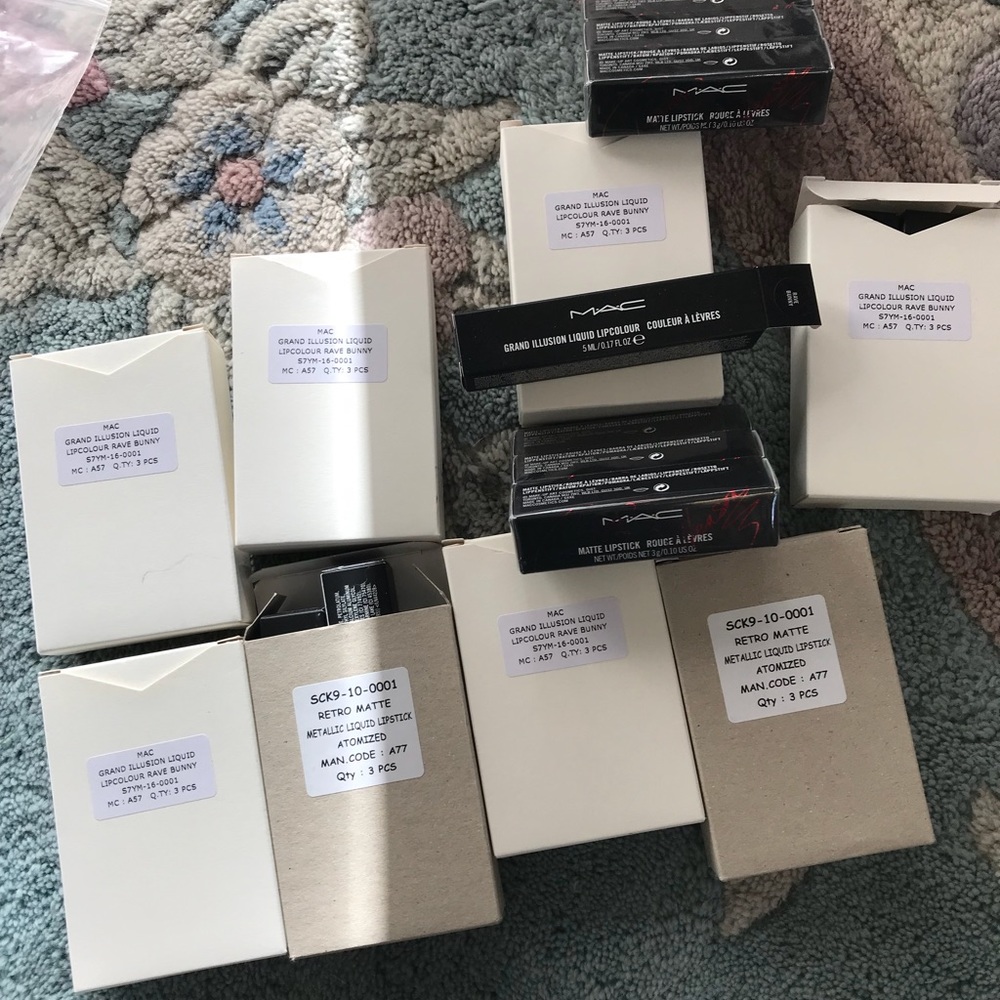 Cosmetics - Picture 7 of 8